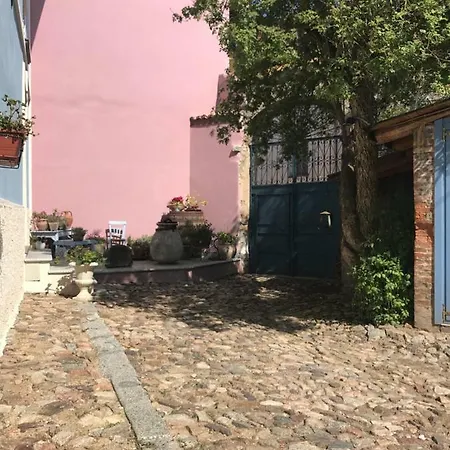 Vesta ゲストハウス 3*